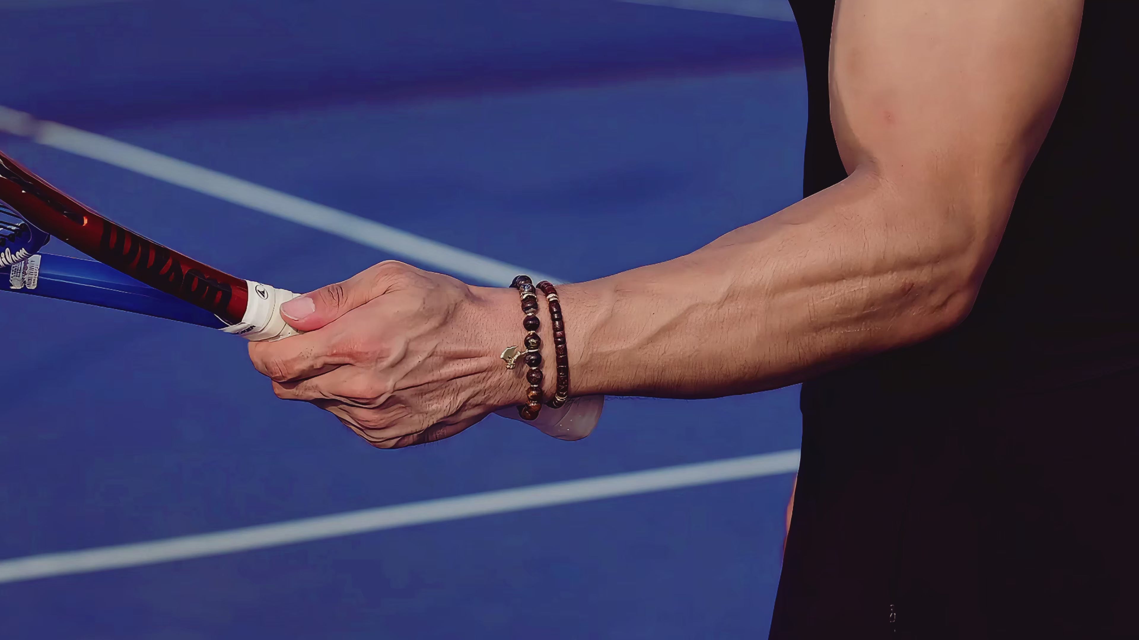 Charger la vidéo: UNIQUELY CRAFTED BRACELET FOR YOUR STYLE
