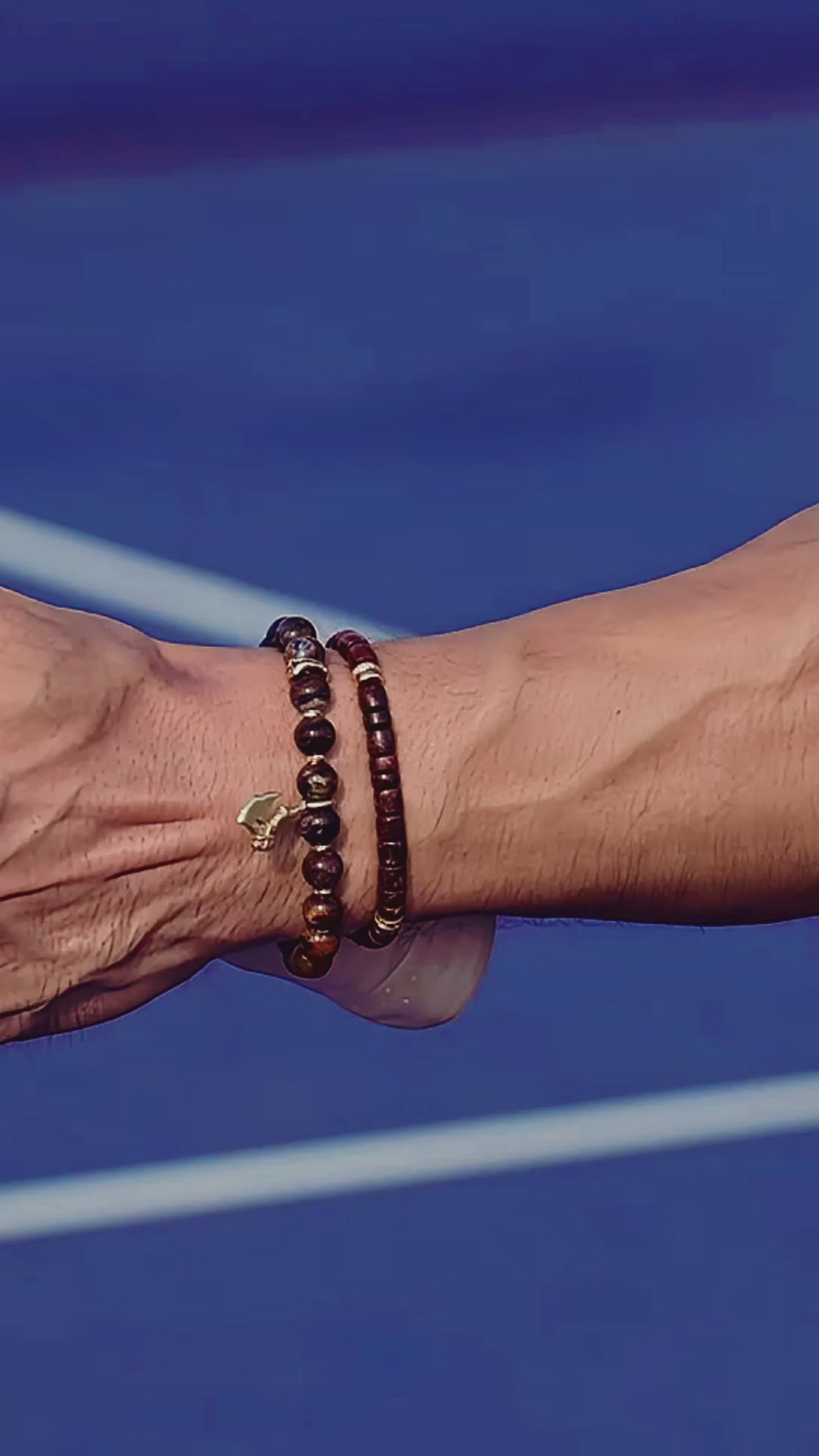 Charger la vidéo: UNIQUELY CRAFTED BRACELET FOR YOUR STYLE